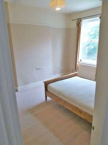  Image of 5 bedroom Semi-Detached house to rent in Trafalgar Road Moseley Birmingham B13 at Trafalgar Road Moseley Birmingham, B13 8BT