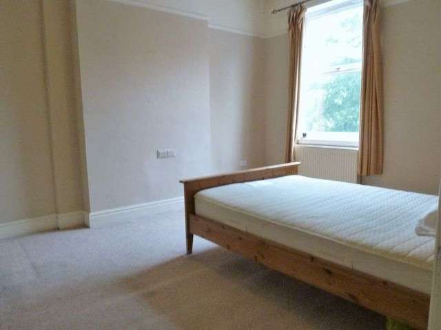  Image of 5 bedroom Semi-Detached house to rent in Trafalgar Road Moseley Birmingham B13 at Trafalgar Road Moseley Birmingham, B13 8BT