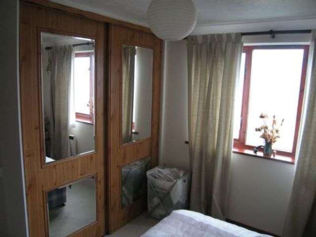  Image of 2 bedroom Flat to rent in Whitworth Road Southampton SO18 at Whitworth Road  Southampton, SO18 1JR