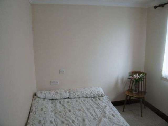  Image of 2 bedroom Flat to rent in Whitworth Road Southampton SO18 at Whitworth Road  Southampton, SO18 1JR