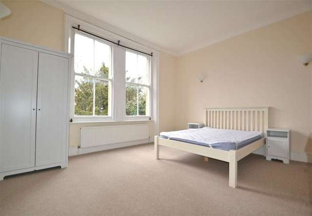  Image of 2 bedroom Apartment to rent in Upper Richmond Road London SW15 at East Putney, SW15 2RF