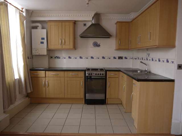  Image of 2 bedroom Apartment to rent in Upton Lane London E7 at Upton Lane Forest Gate London, E7 9NP