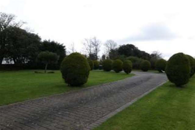  Image of 5 bedroom Detached house to rent in Vicarage Lane Chigwell IG7 at Chigwell, IG7 6LX