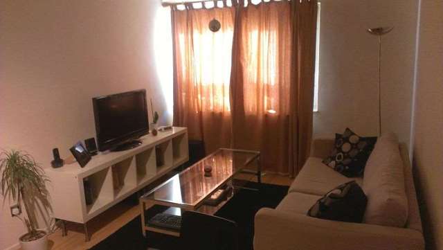  Image of 1 bedroom Flat to rent in Belle Vue Estate London NW4 at Hendon Hendon London, NW4 2BL