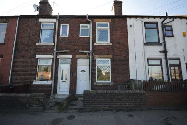  Image of 2 bedroom Terraced house for sale in Wakefield Road Ossett WF5 at Ossett West Yorkshire, WF5 9AB