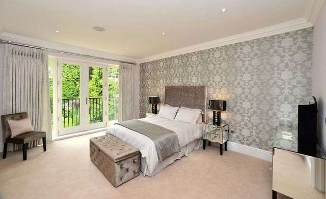  Image of 5 bedroom Detached house for sale in Hurst Drive Walton on the Hill Tadworth KT20 at Hurst Drive Walton on the Hill Walton on the Hill, KT20 7QU