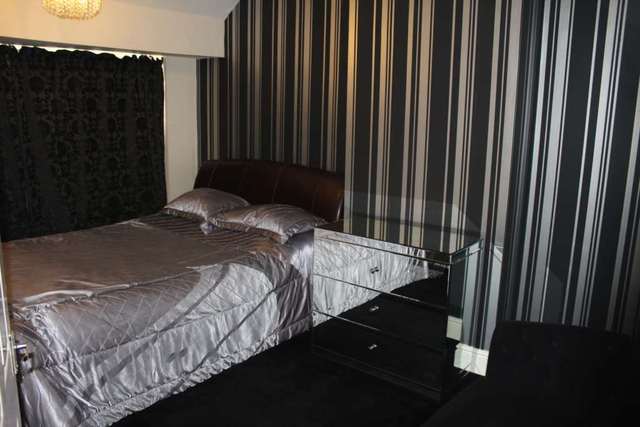  Image of 3 bedroom Semi-Detached house to rent in Leys Road Blackpool FY2 at Warbreck Hill Road  Blackpool, FY2 0SH