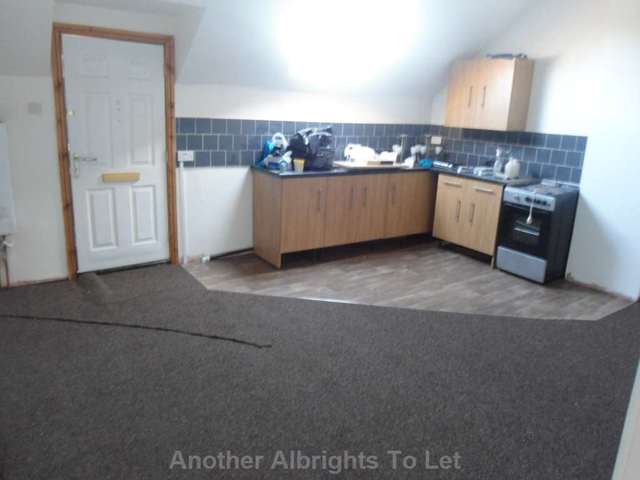  Image of 1 bedroom Flat to rent in Warwick Road Acocks Green Birmingham B27 at Warwick Road Acock`s Green Birmingham, B27 6BS