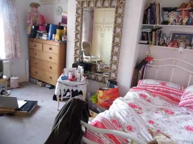  Image of 4 bedroom Semi-Detached house for sale in Weelsby Road Grimsby DN32 at Grimsby South Humberside Grimsby, DN32 0PX