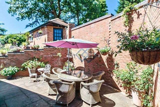  Image of 4 bedroom Detached house for sale in Henley Road Marlow SL7 at Henley Road  Marlow, SL7 2DF