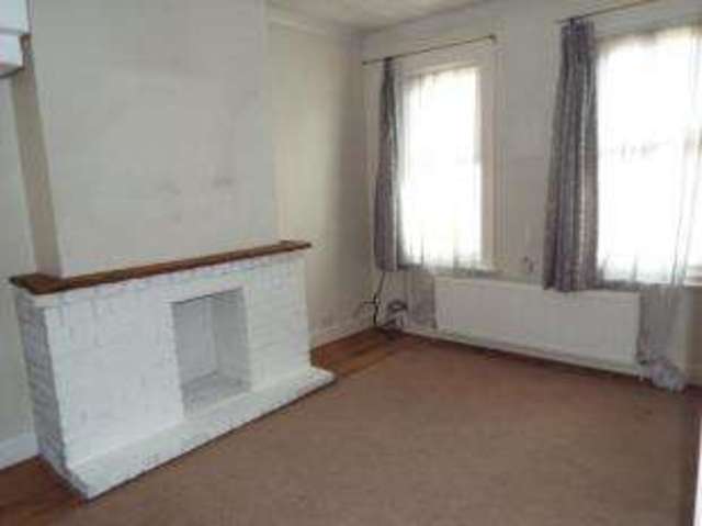  Image of 2 bedroom Flat for sale in Shakespeare Drive Westcliff-on-Sea SS0 at Westcliff-on-Sea Essex Prittlewell, SS0 9AA