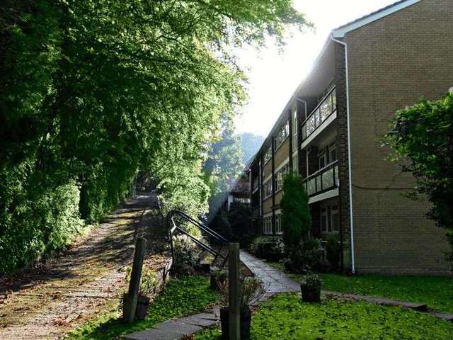  Image of 2 bedroom Flat for sale in Westhall Road Warlingham CR6 at Westhall Road  Warlingham, CR6 9BH