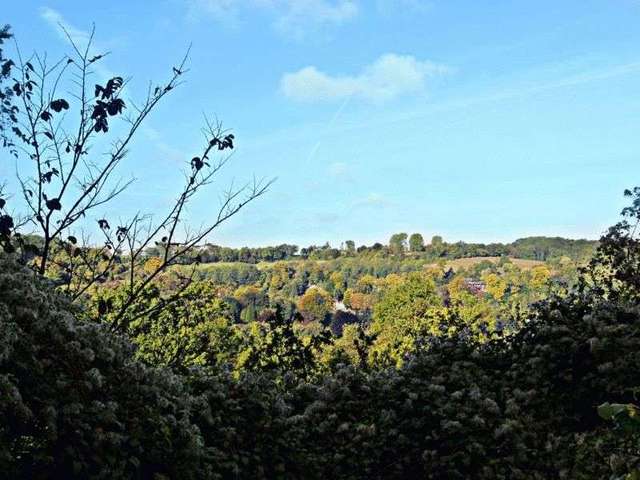  Image of 2 bedroom Flat for sale in Westhall Road Warlingham CR6 at Westhall Road  Warlingham, CR6 9BH