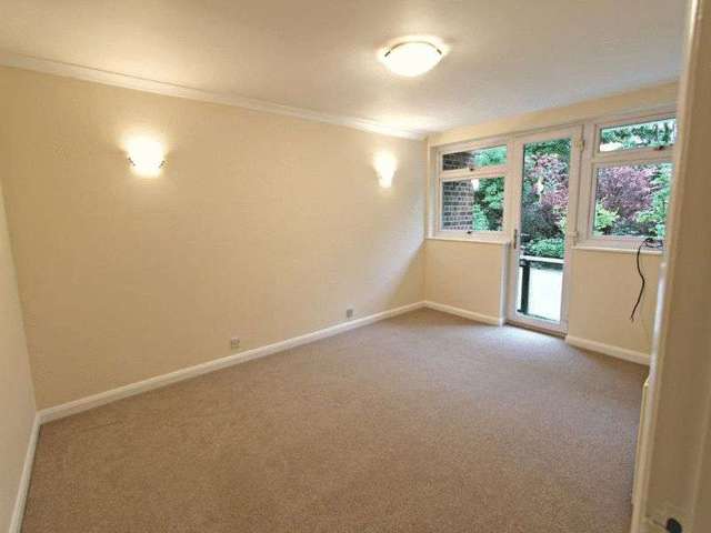  Image of 2 bedroom Flat for sale in Westhall Road Warlingham CR6 at Westhall Road  Warlingham, CR6 9BH