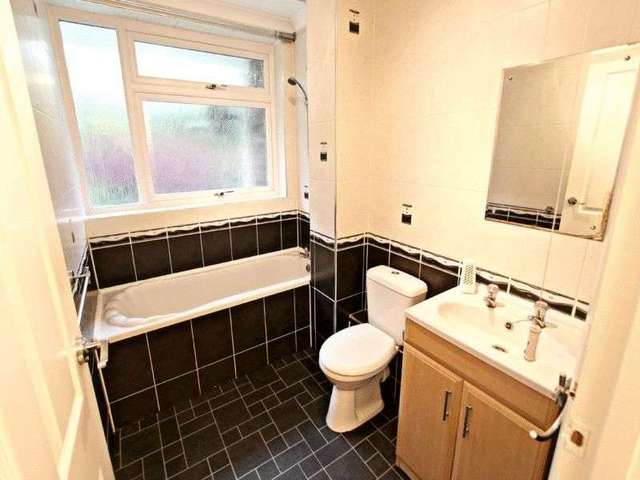  Image of 2 bedroom Flat for sale in Westhall Road Warlingham CR6 at Westhall Road  Warlingham, CR6 9BH