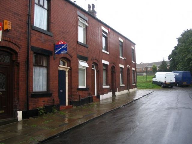  Image of 2 bedroom Property to rent in Westminster Street Rochdale OL11 at ROCHDALE, OL11 4NA