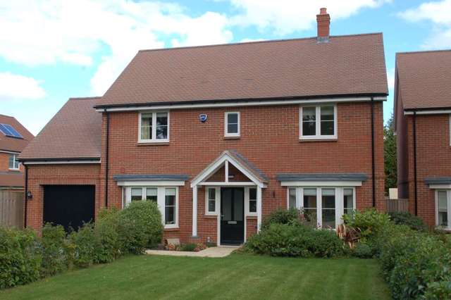  Image of 4 bedroom Detached house to rent in Wheatfield Chinnor OX39 at Wheatfield  Chinnor, OX39 4DQ