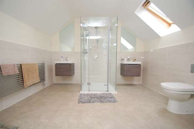  Image of 4 bedroom Detached house to rent in Wheatfield Chinnor OX39 at Wheatfield  Chinnor, OX39 4DQ