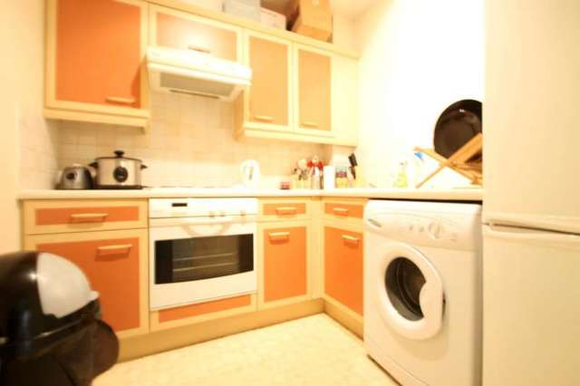  Image of 2 bedroom Apartment to rent in Whitstable Place Croydon CR0 at Dering Road  Croydon, CR0 1SA
