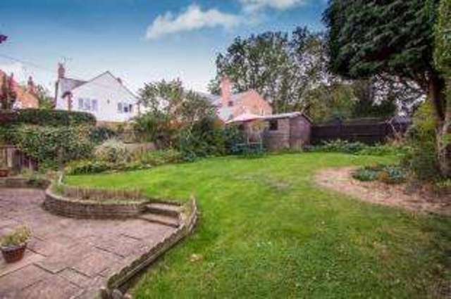  Image of 3 bedroom Bungalow for sale in Wigston Road Blaby Leicester LE8 at Blaby Leicester Whetstone, LE8 4FU