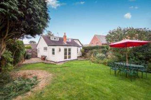  Image of 3 bedroom Bungalow for sale in Wigston Road Blaby Leicester LE8 at Blaby Leicester Whetstone, LE8 4FU