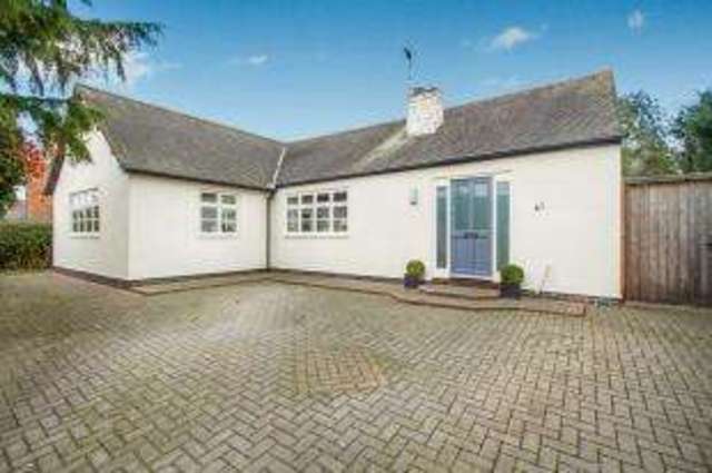  Image of 3 bedroom Bungalow for sale in Wigston Road Blaby Leicester LE8 at Blaby Leicester Whetstone, LE8 4FU