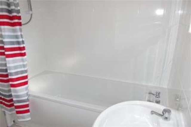  Image of 1 bedroom Flat to rent in Wilmington Gardens Nottingham NG5 at Nottingham, NG5 6EU