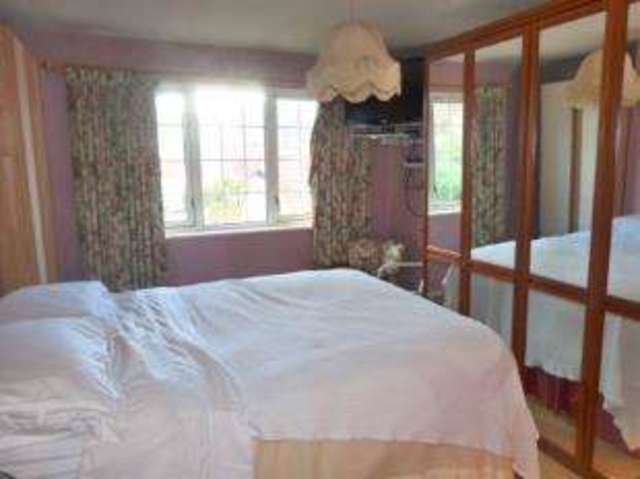 Image of 4 bedroom Detached house for sale in Windmill Close Buckingham MK18 at Buckingham Buckinghamshire Buckingham, MK18 7BJ