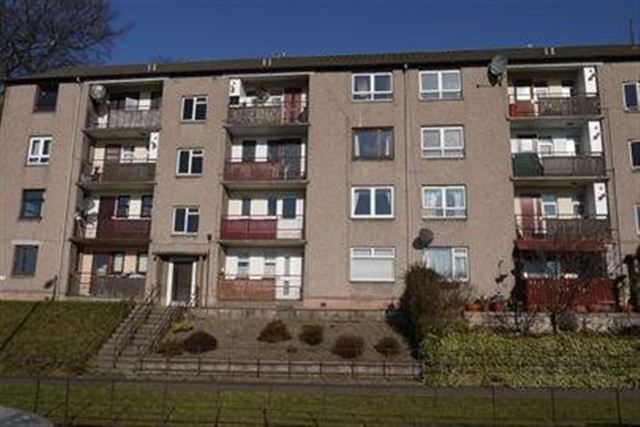  Image of 2 bedroom Flat to rent in Wiston Place Dundee DD2 at Lochee East Dundee Dundee, DD2 3JS