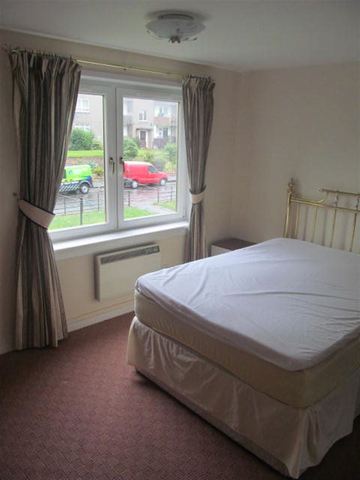  Image of 2 bedroom Flat to rent in Wiston Place Dundee DD2 at Lochee East Dundee Dundee, DD2 3JS