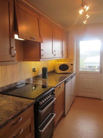  Image of 2 bedroom Flat to rent in Wiston Place Dundee DD2 at Lochee East Dundee Dundee, DD2 3JS