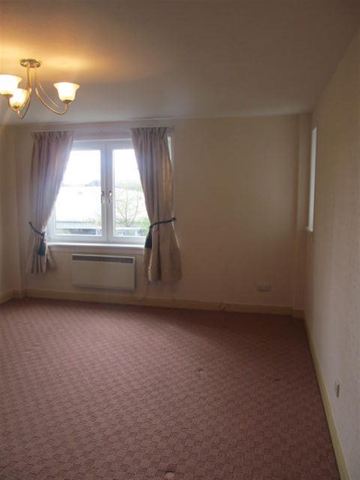  Image of 2 bedroom Flat to rent in Wiston Place Dundee DD2 at Lochee East Dundee Dundee, DD2 3JS