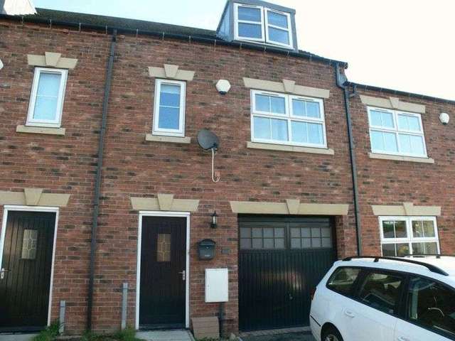  Image of 3 bedroom Terraced house to rent in Wobourn Court Ossett WF5 at Woburn Court Ventnor Way Ossett, WF5 8NY