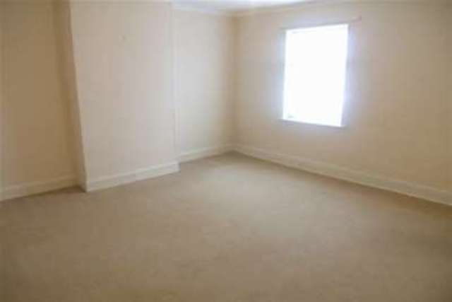  Image of 2 bedroom Terraced house to rent in Wood Lane Castleford WF10 at Castleford, WF10 5PQ