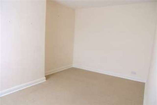  Image of 2 bedroom Terraced house to rent in Wood Lane Castleford WF10 at Castleford, WF10 5PQ
