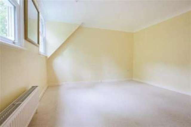  Image of 2 bedroom Flat to rent in Yarmouth Road Thorpe St. Andrew Norwich NR7 at Norwich, NR7 0EW