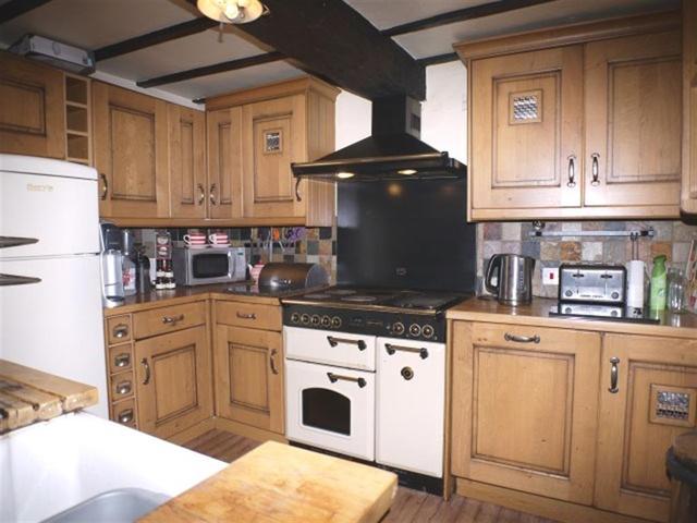  Image of 4 bedroom Semi-Detached house for sale in Valley Road Pudsey LS28 at Pudsey  Pudsey, LS28 9EU