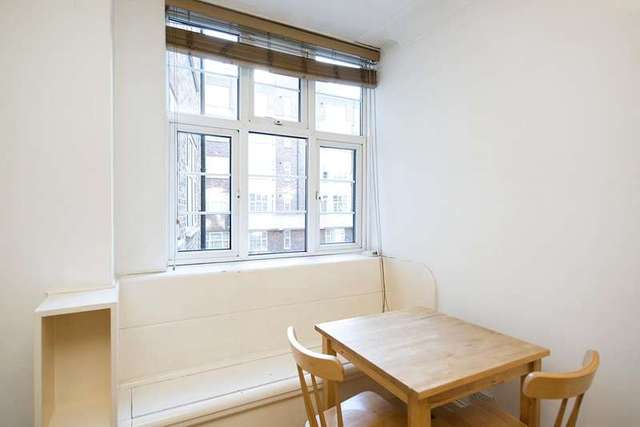  Image of Flat to rent in College Crescent London NW3 at College Crescent Swiss Cottage Belsize Park, NW3 5DR