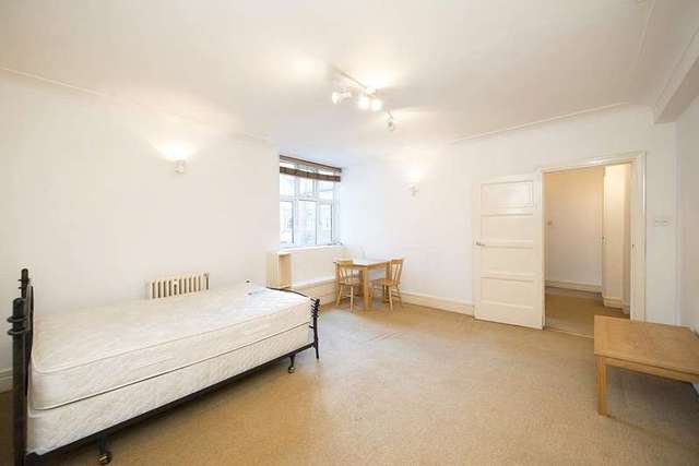  Image of Flat to rent in College Crescent London NW3 at College Crescent Swiss Cottage Belsize Park, NW3 5DR