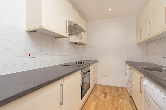  Image of 2 bedroom Flat to rent in Canfield Place London NW6 at Finchley Road  Swiss Cottage, NW6 3BT