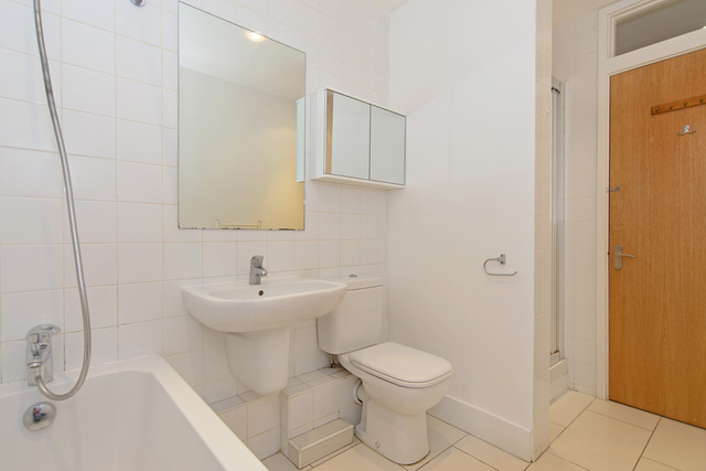  Image of 2 bedroom Flat to rent in Canfield Place London NW6 at Finchley Road  Swiss Cottage, NW6 3BT