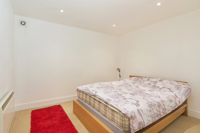  Image of 2 bedroom Flat to rent in Canfield Place London NW6 at Finchley Road  Swiss Cottage, NW6 3BT
