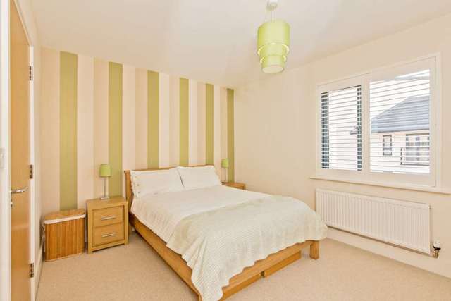  Image of 2 bedroom Apartment for sale in Stag Lane Berkhamsted HP4 at Dell Court Stag Lane Berkhamsted, HP4 1FL