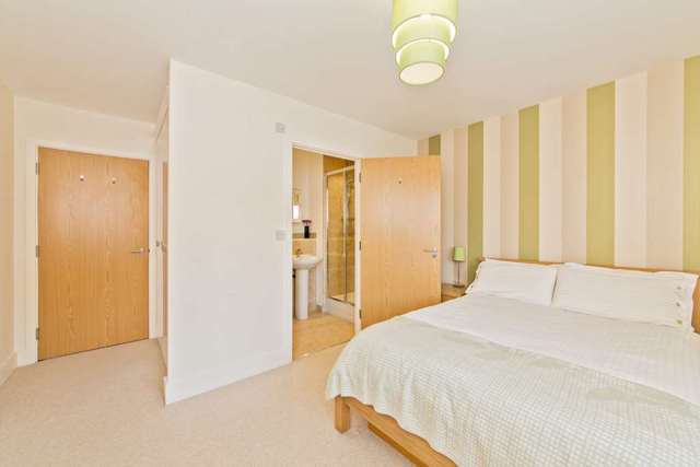  Image of 2 bedroom Apartment for sale in Stag Lane Berkhamsted HP4 at Dell Court Stag Lane Berkhamsted, HP4 1FL