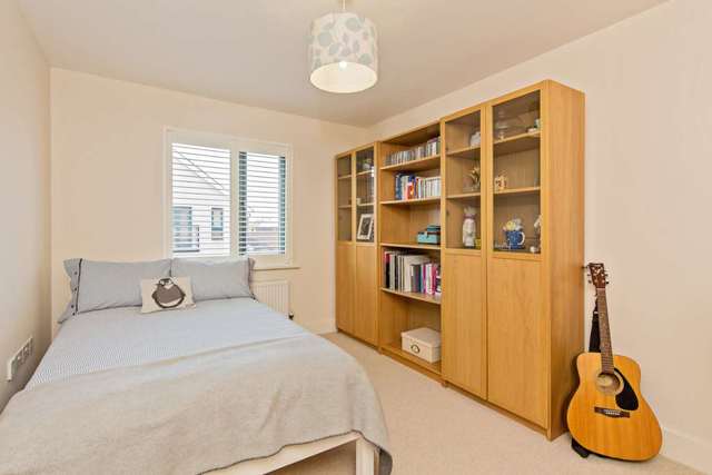  Image of 2 bedroom Apartment for sale in Stag Lane Berkhamsted HP4 at Dell Court Stag Lane Berkhamsted, HP4 1FL