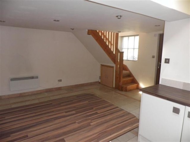  Image of 1 bedroom Detached house to rent in Cardigan Lane Burley Leeds LS4 at Cardigan Lane  Leeds, LS4 2LD
