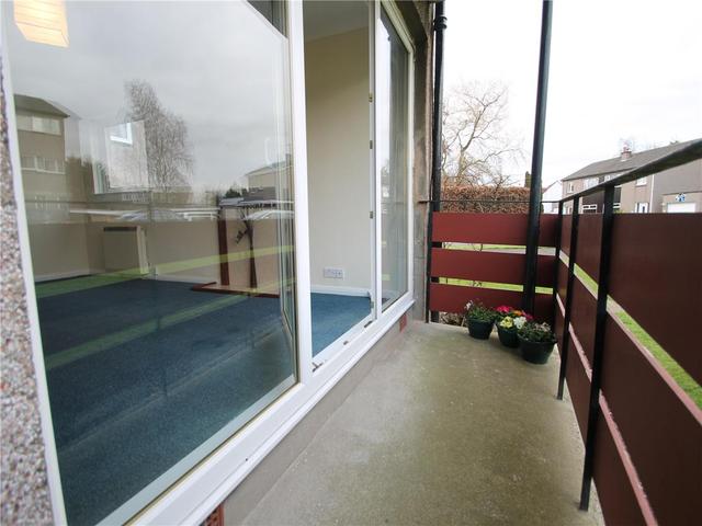  Image of 2 bedroom Flat to rent in West Craigs Crescent Edinburgh EH12 at Corstorphine Edinburgh Edinburgh, EH12 8NB