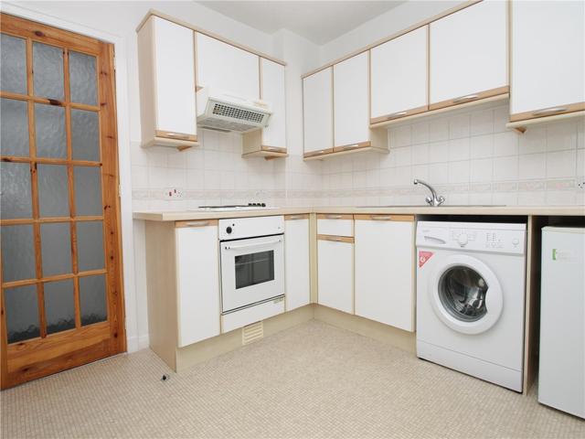  Image of 2 bedroom Flat to rent in West Craigs Crescent Edinburgh EH12 at Corstorphine Edinburgh Edinburgh, EH12 8NB