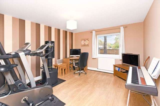  Image of 3 bedroom Flat for sale in Pinkhill Edinburgh EH12 at Pinkhill Park  Edinburgh, EH12 7FA