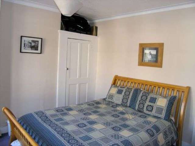  Image of 2 bedroom Terraced house to rent in Dorien Road London SW20 at Dorien Road  Raynes Park, SW20 8EL